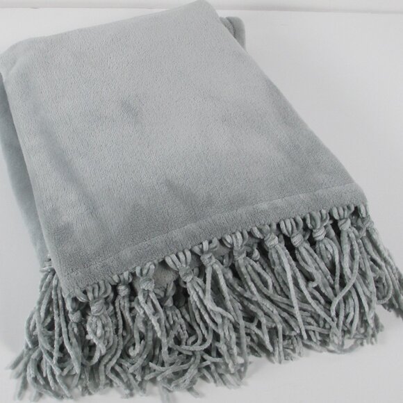 NANETTE LEPORE PLUSH THROW - Picture 1 of 12